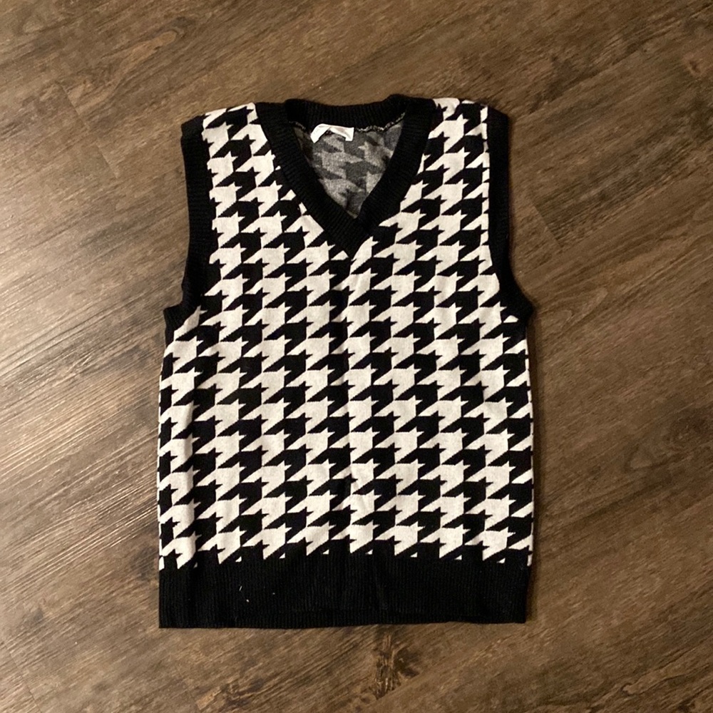 Houndstooth sweater vest